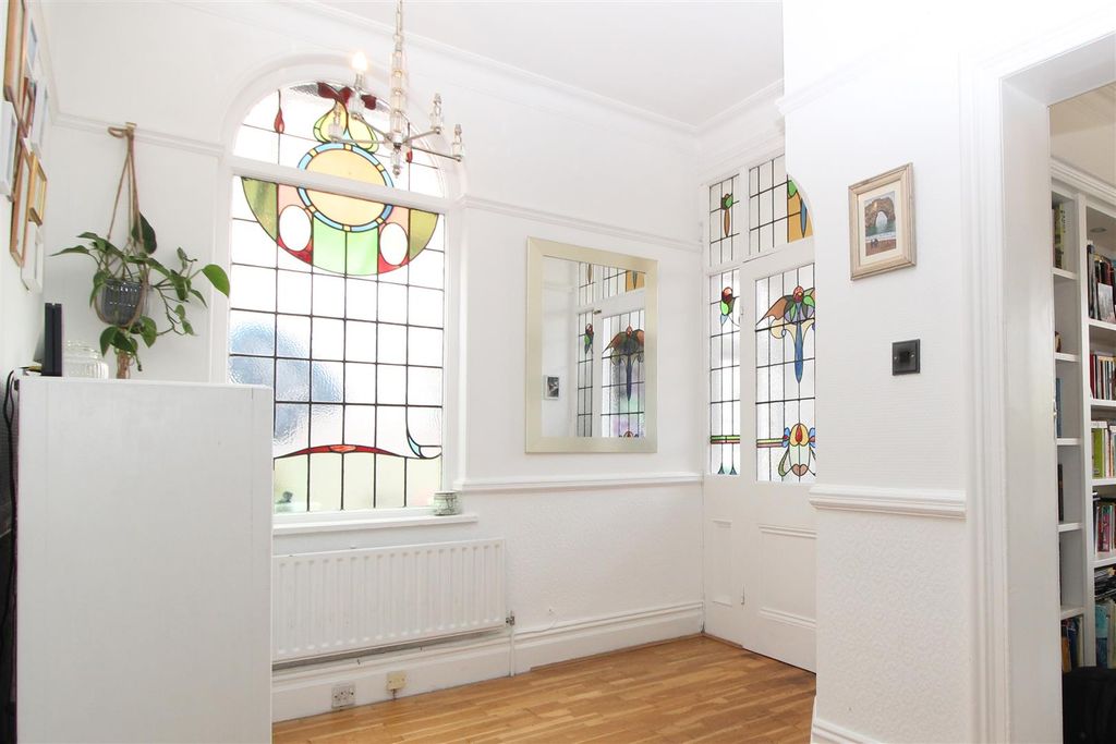 Property photo 3 of 21 Hallway