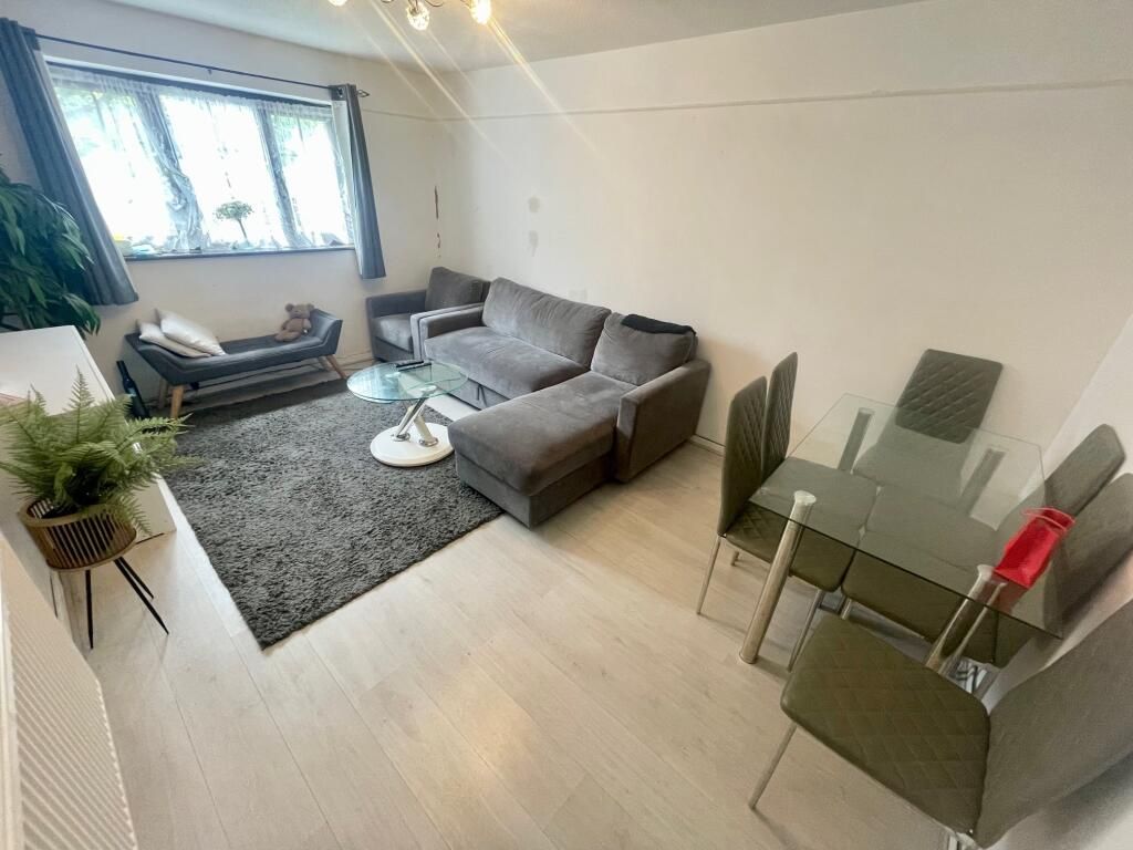 Property photo 2 of 7