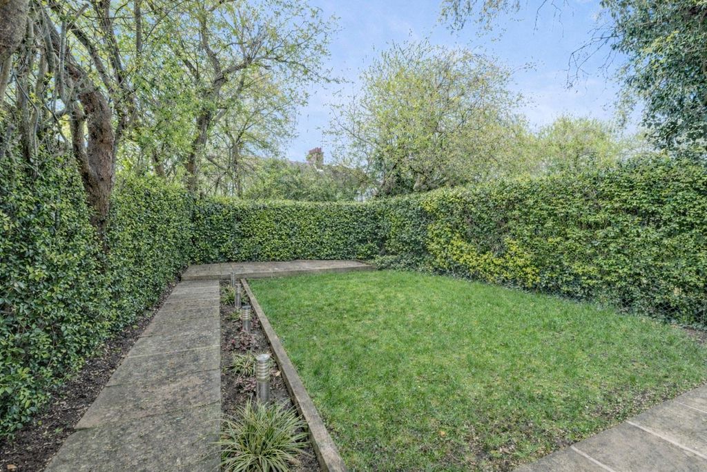 Property photo 2 of 9 Picture-No-14-77