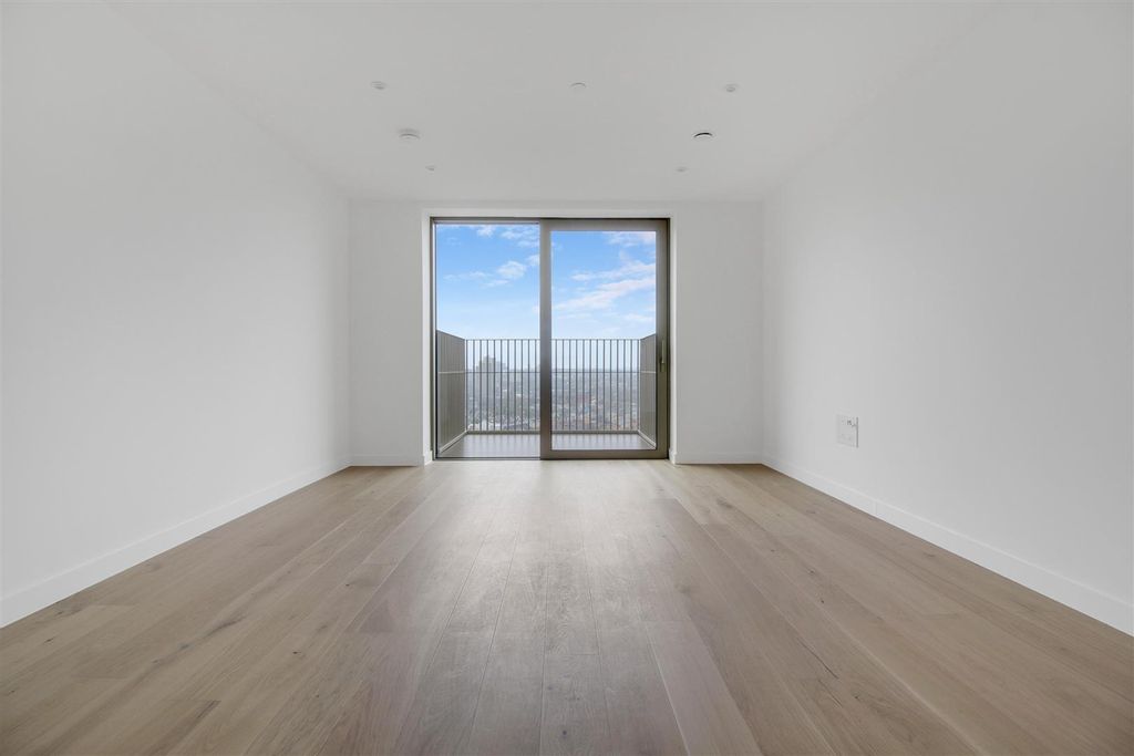 Property photo 3 of 9 Wayne &amp; Silver