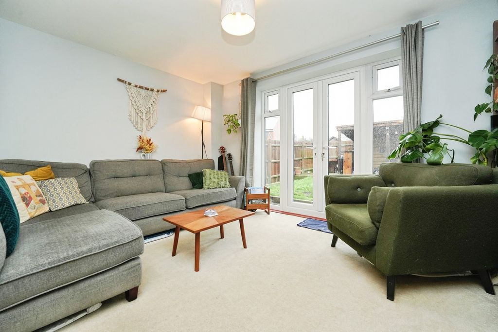 Property photo 3 of 11 Pbox-Img.Jpg