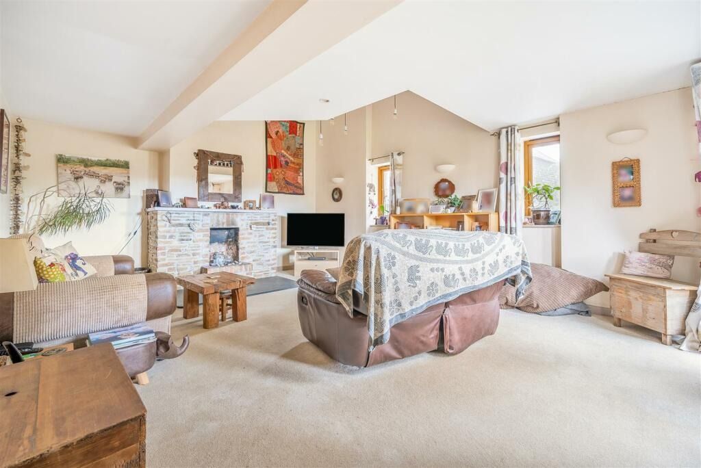 Property photo 2 of 31 4854132