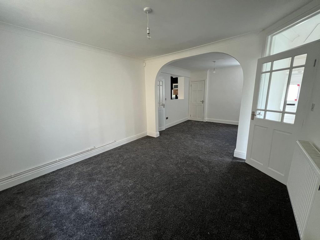 Property photo 3 of 12 ***