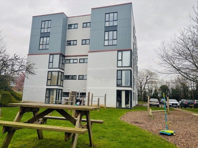 Property photo 2 of 11 Garden