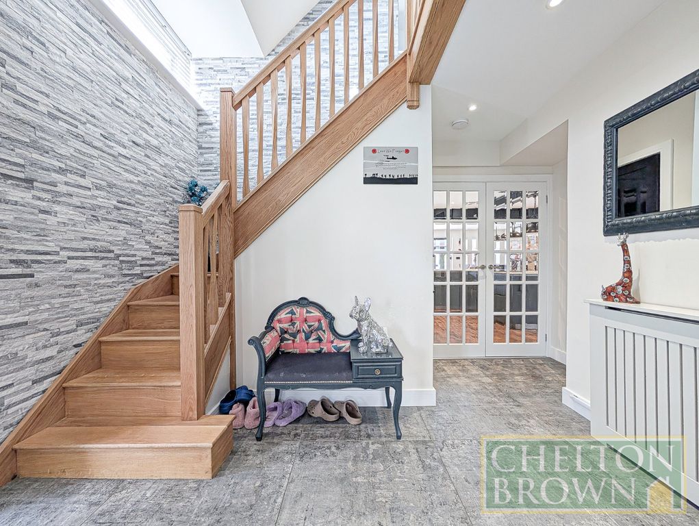Property photo 3 of 62 Entrance Hall