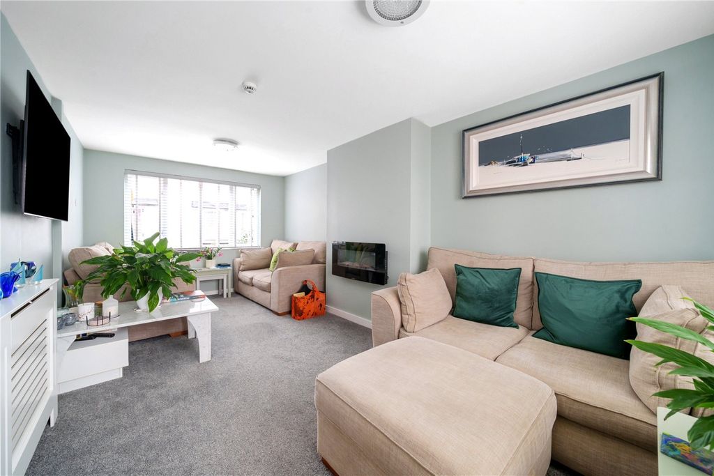 Property photo 3 of 15 4761012