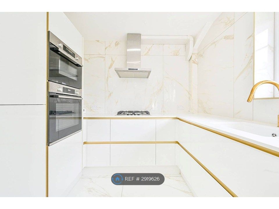 Property photo 1 of 6 Kitchen