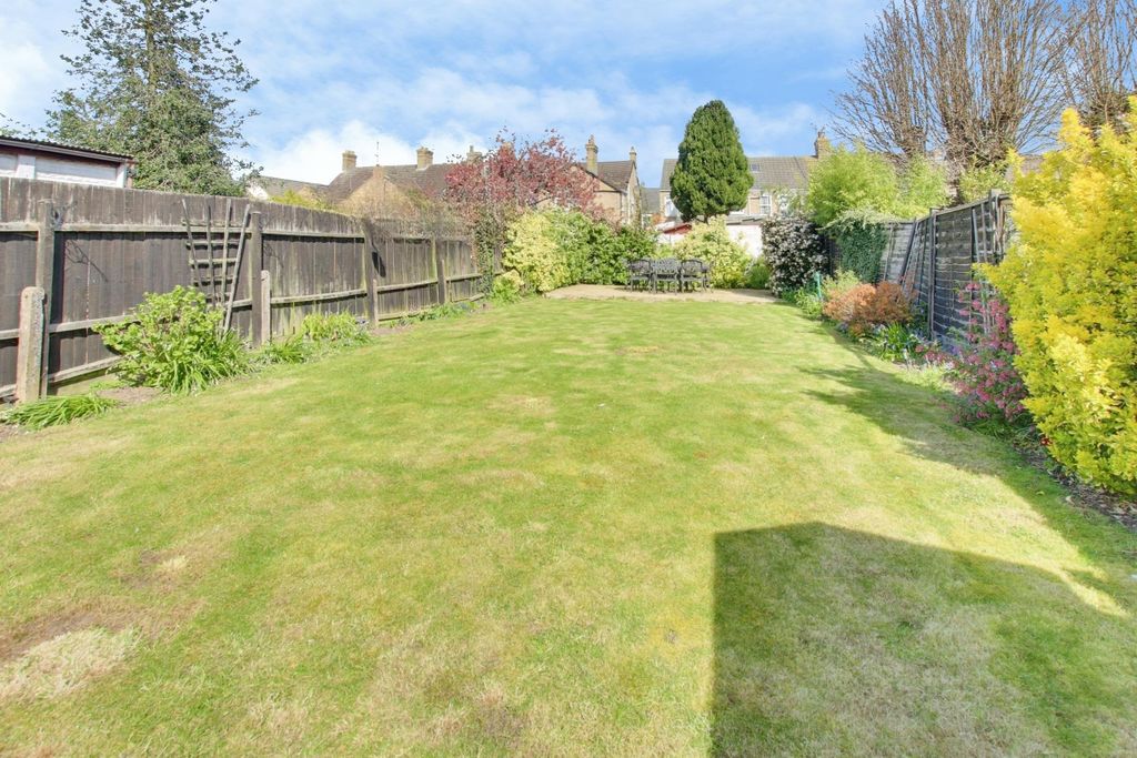 Property photo 2 of 20