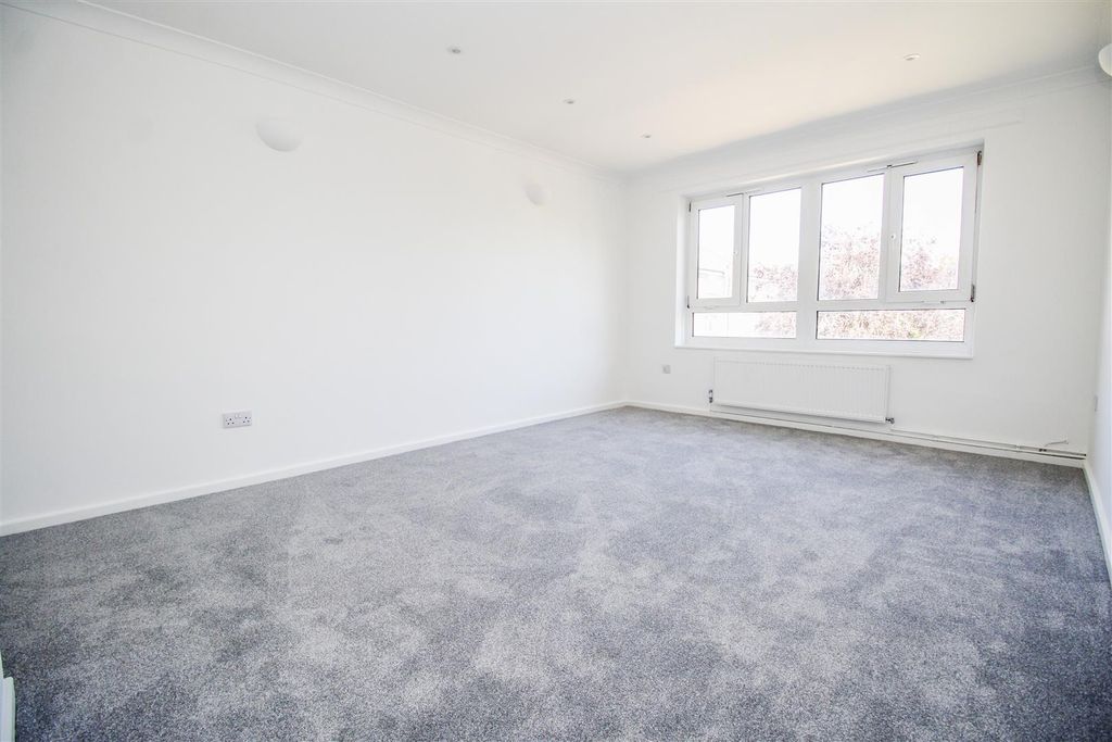 Property photo 2 of 11 Img_8186.Jpg