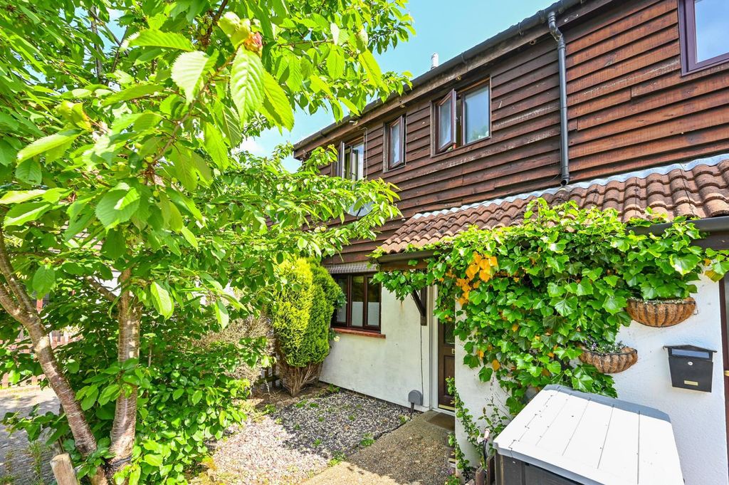 Property photo 2 of 11
