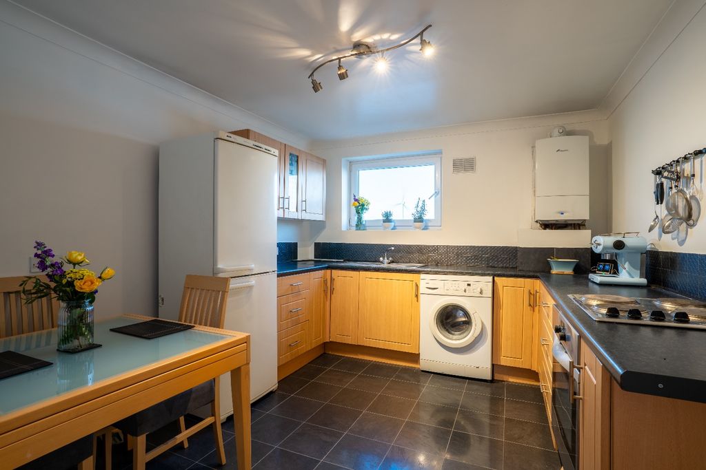 Property photo 3 of 9 4697295