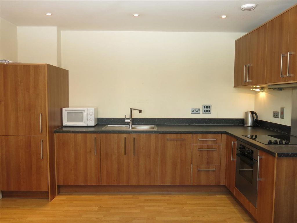 Property photo 3 of 8 Photo 03