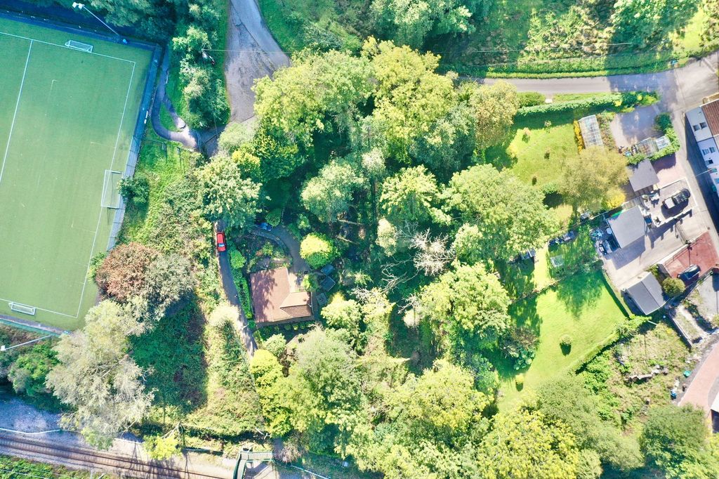 Property photo 1 of 35