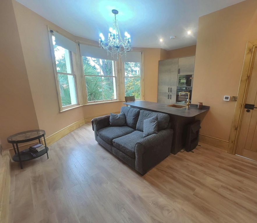 Property photo 2 of 12 Halswell390384322232.Jpg