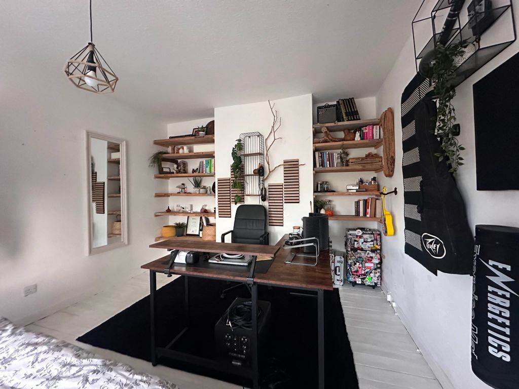 Property photo 3 of 40