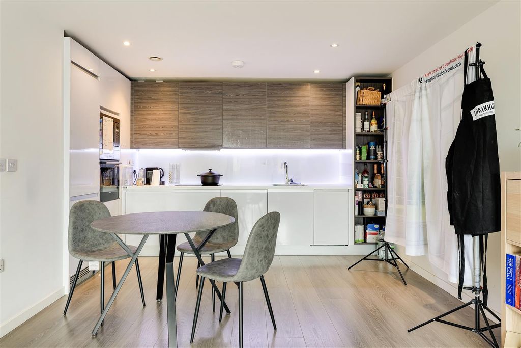 Property photo 3 of 12 Img_1975-2.Jpg