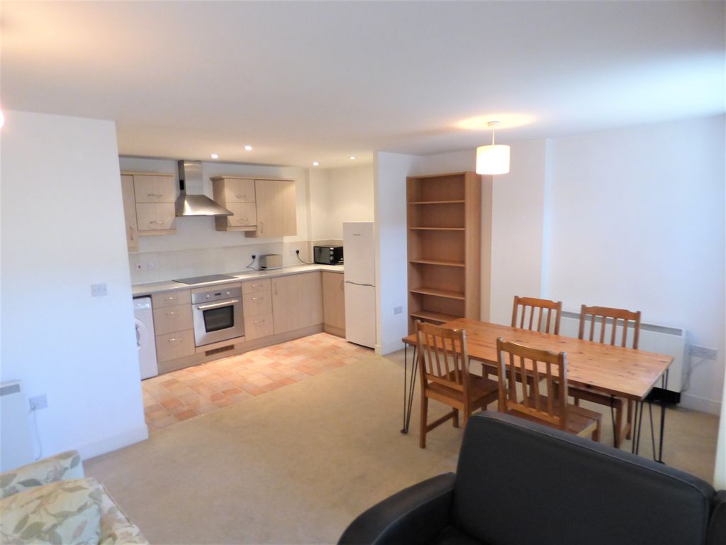 Property photo 2 of 26