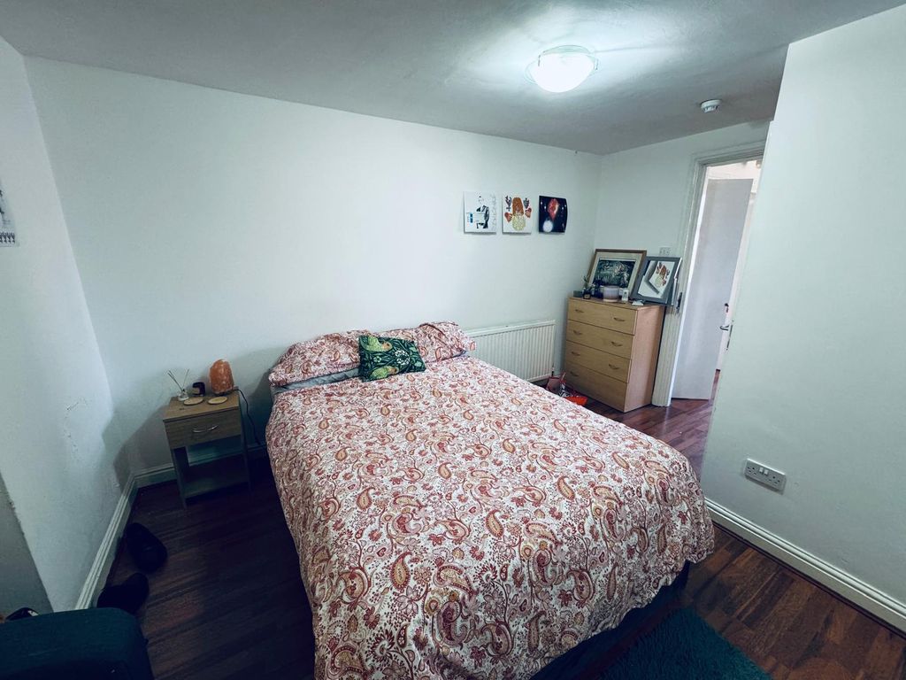 Property photo 2 of 5