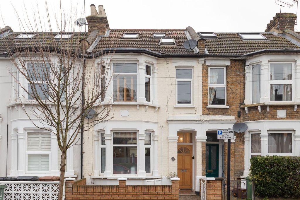 Property photo 1 of 27 Claude Road, E10