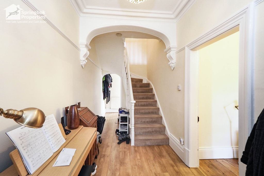 Property photo 2 of 20 3