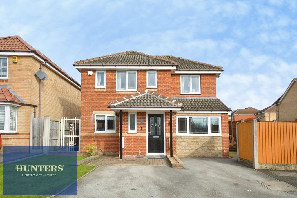 Property photo 1 of 21 Front 01.Jpg