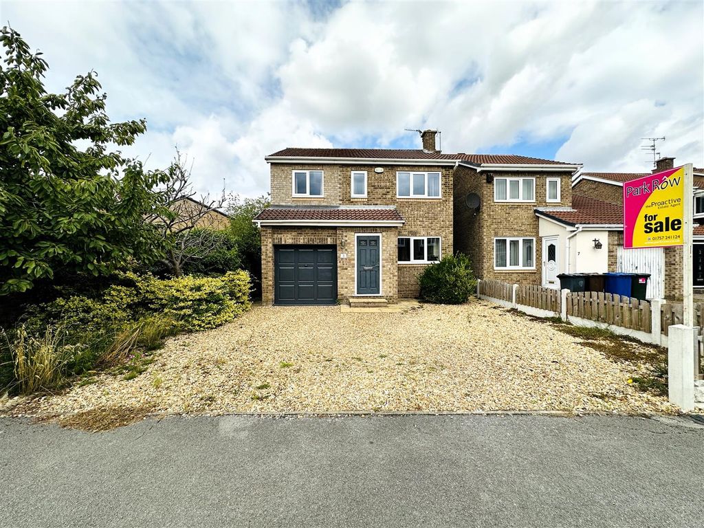 Property photo 1 of 19 Front