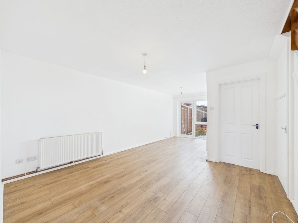 Property photo 2 of 8 Lounge