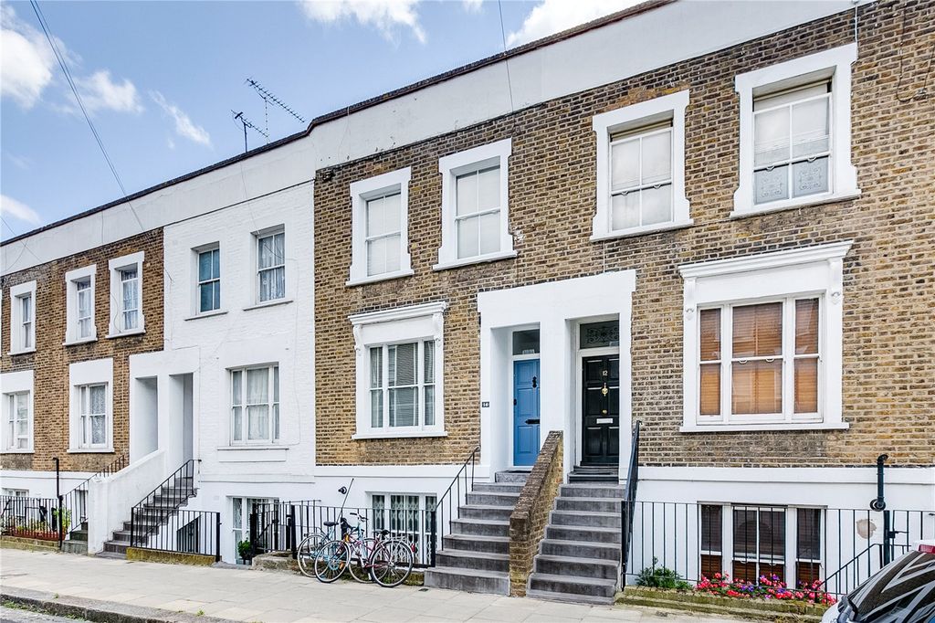 Property photo 2 of 17
