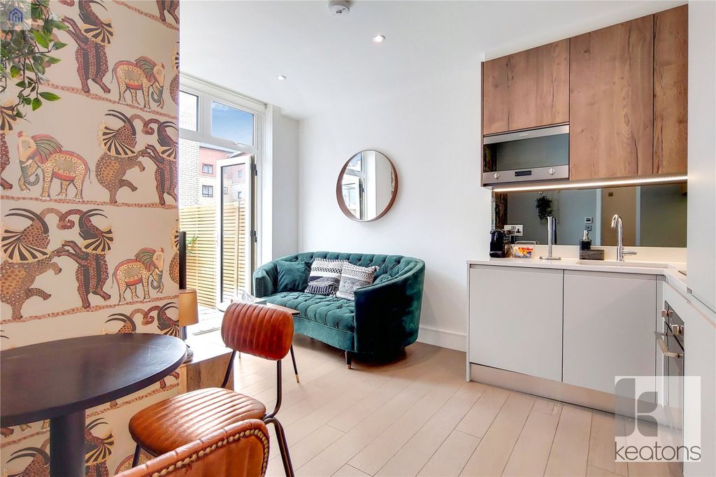 Property photo 2 of 8 Living Area