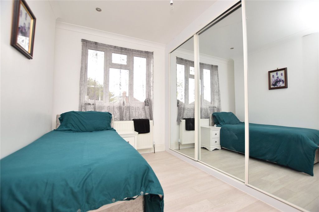 Property photo 3 of 15 Bedroom