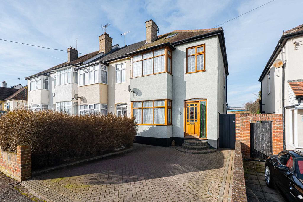 Property photo 1 of 32