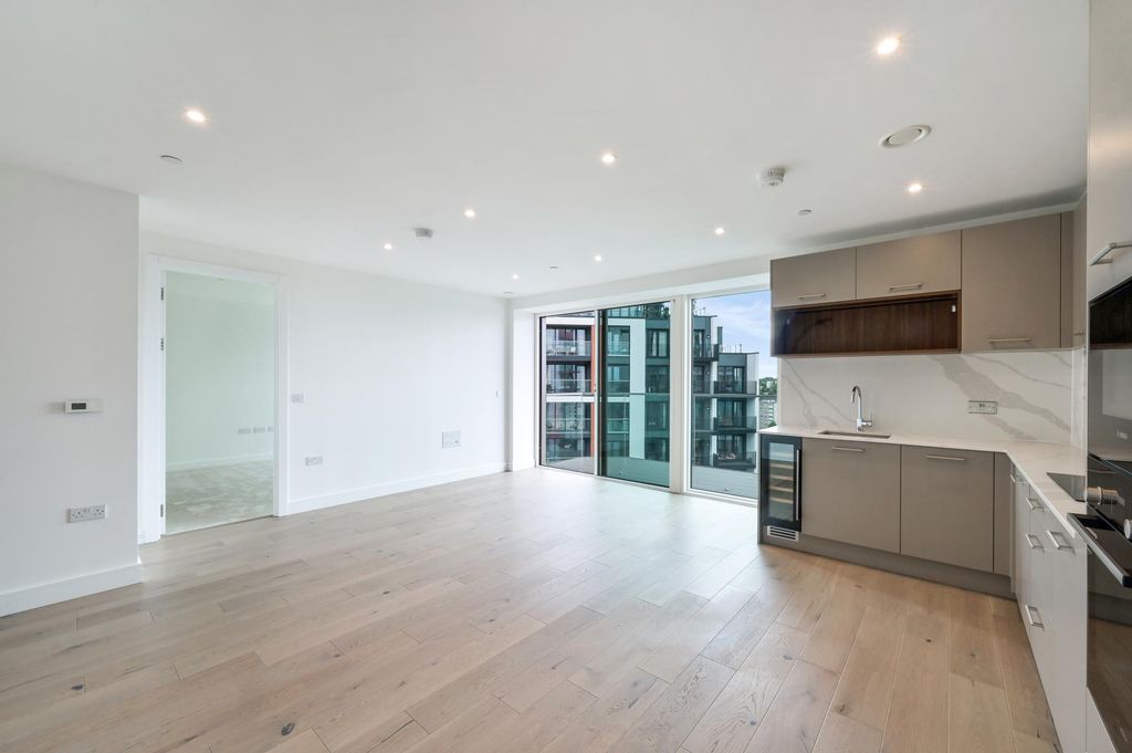 Property photo 2 of 9