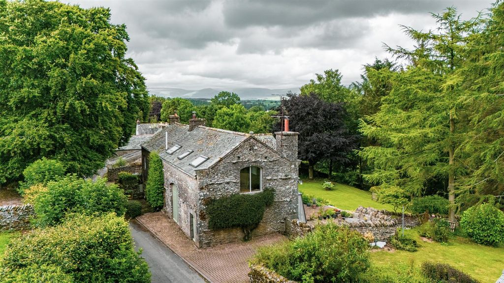 Property photo 1 of 43 Dji_20250704122221_0131_D.Jpg