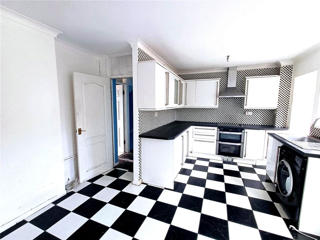 Property photo 3 of 12 Picture No. 13