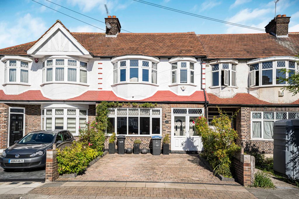 Property photo 3 of 41