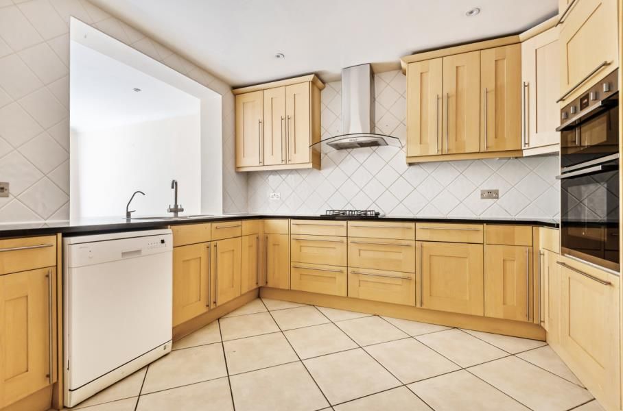 Property photo 3 of 14