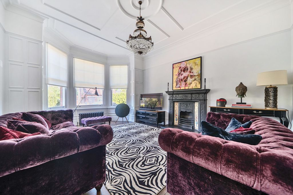 Property photo 2 of 24 Reception