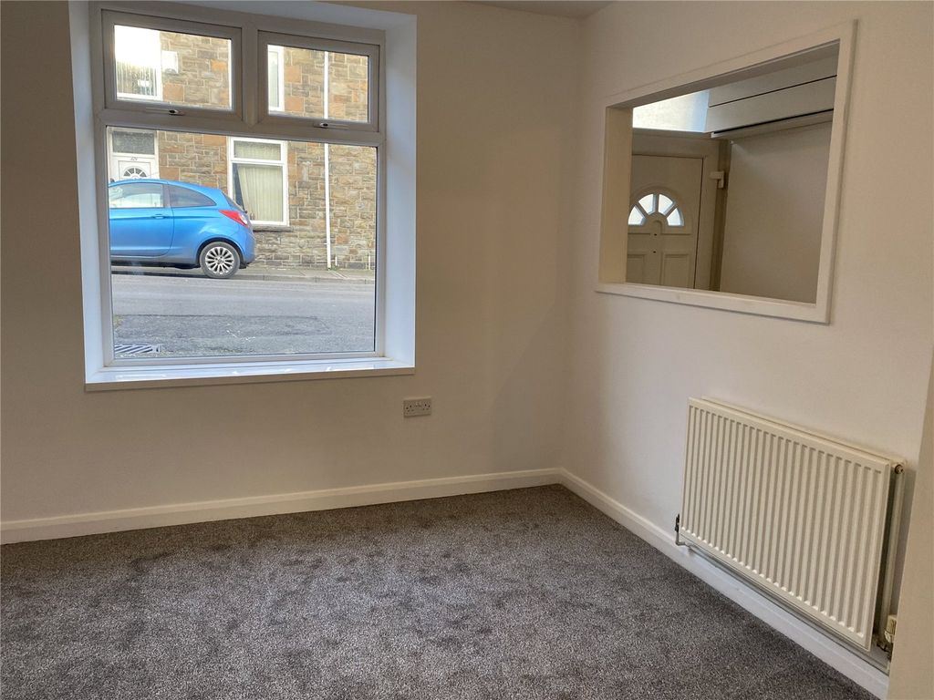 Property photo 3 of 13 Picture No. 25