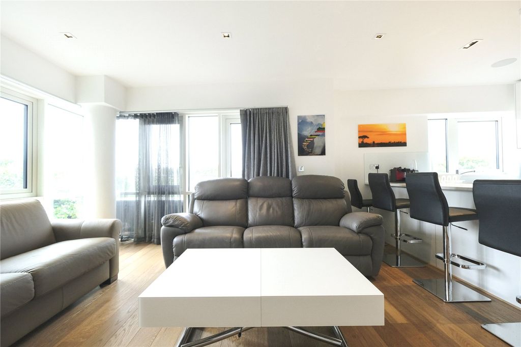 Property photo 3 of 10 Picture No. 05
