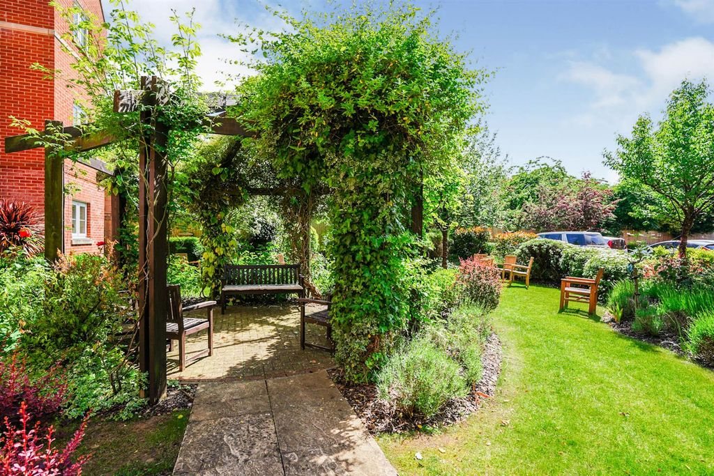 Property photo 2 of 12 0d897d18-Acfd-4Bdc-B141-7630069c5Bdf.Jpg