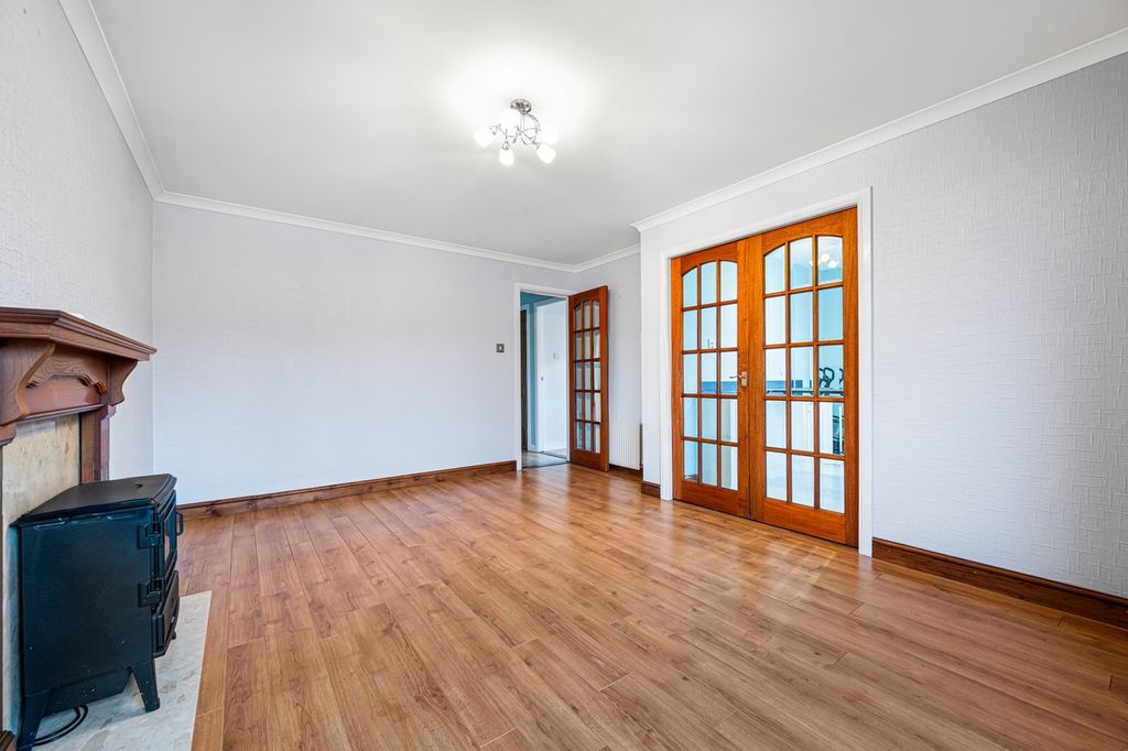 Property photo 3 of 24