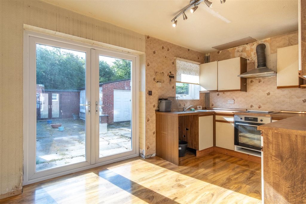 Property photo 3 of 19 Kitchen/Diner