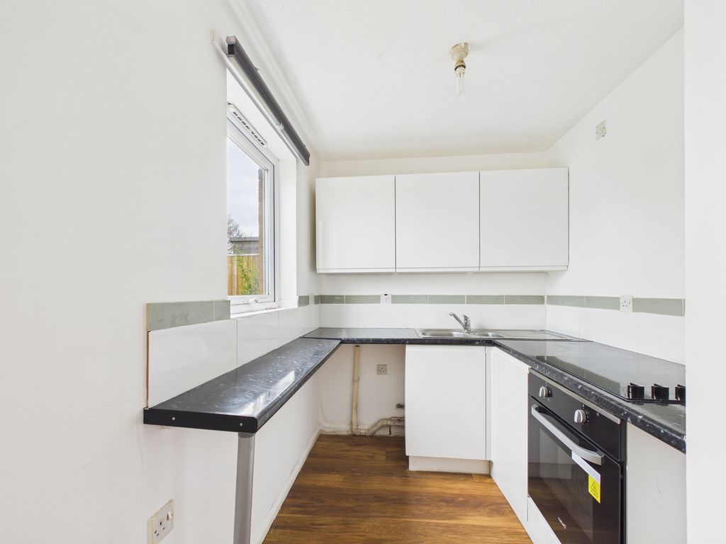 Property photo 2 of 6 Kitchen