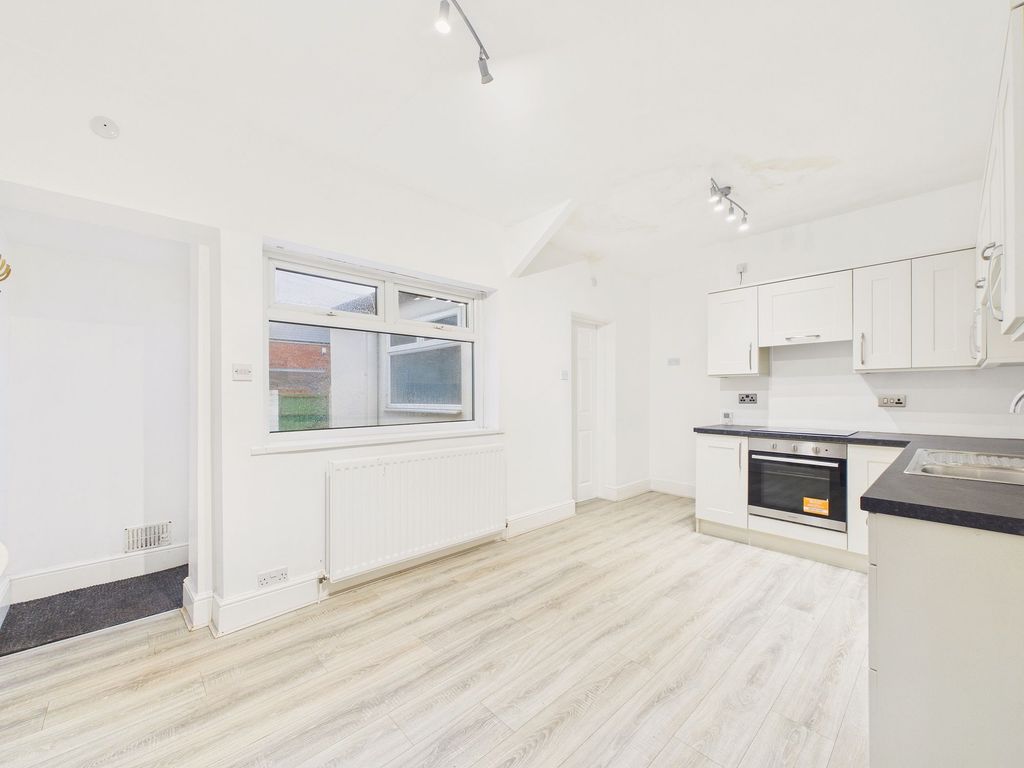 Property photo 1 of 9 Dining Kitchen