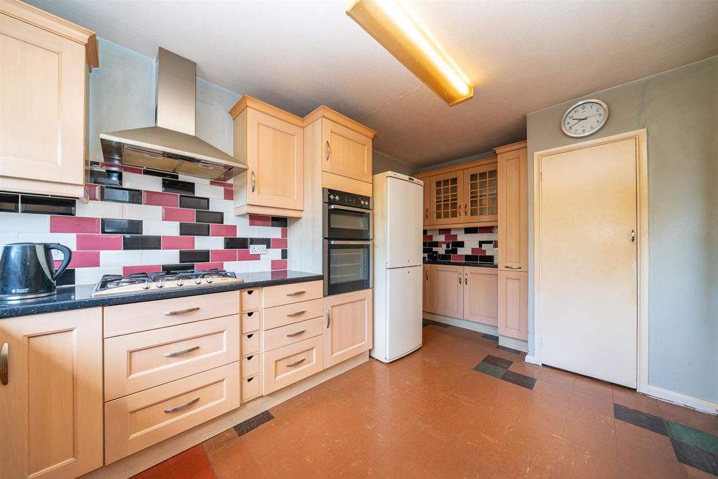 Property photo 2 of 17 Kitchen