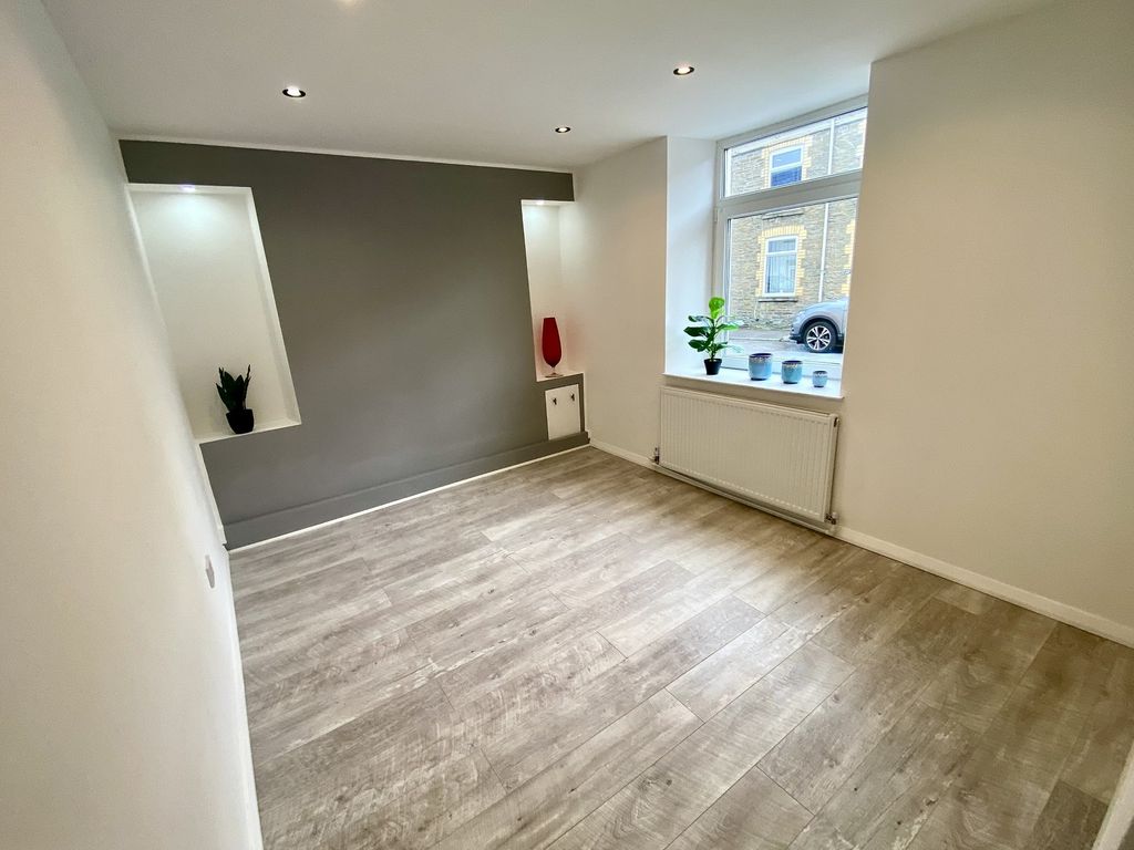 Property photo 3 of 12 Dining Room
