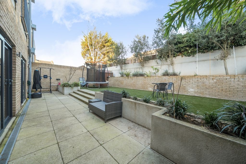 Property photo 1 of 30 1385899-28-69272E...