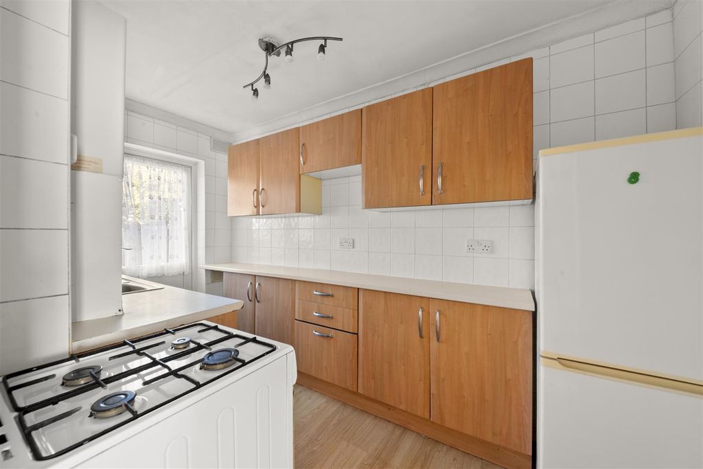 Property photo 3 of 13 4