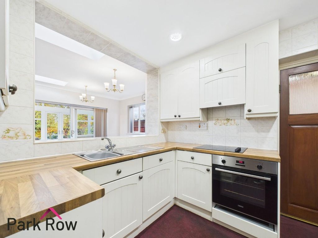 Property photo 3 of 29 Kitchen