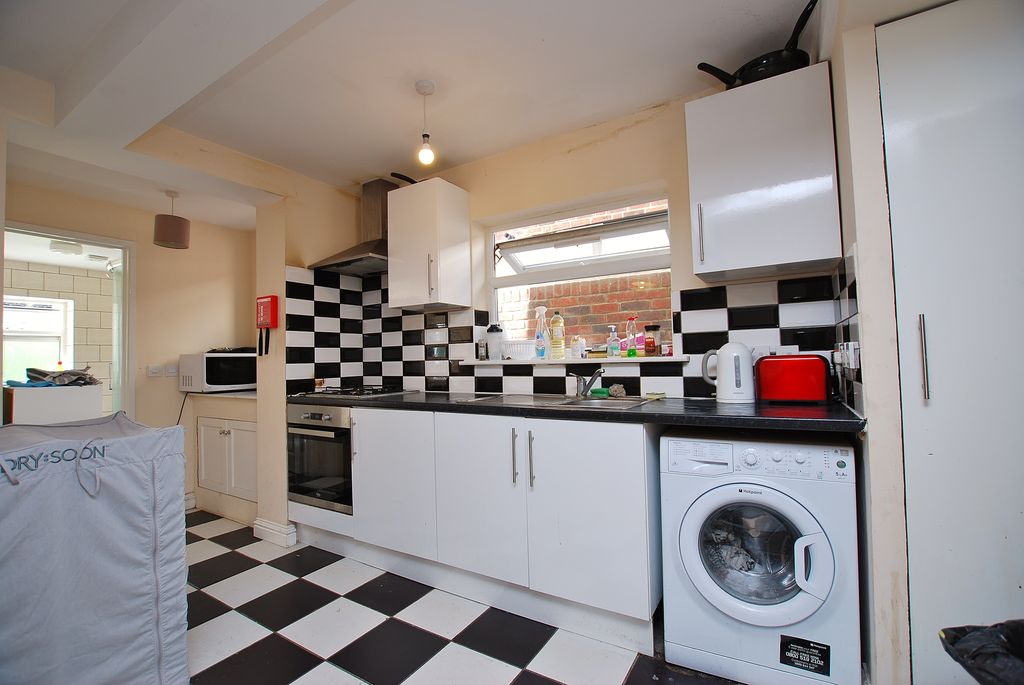 Property photo 3 of 10 Photo 04